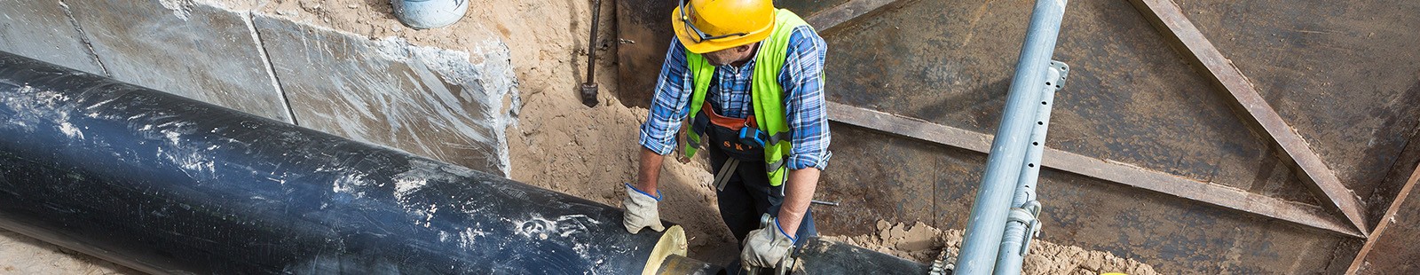 Removing Sewer Blockage safely