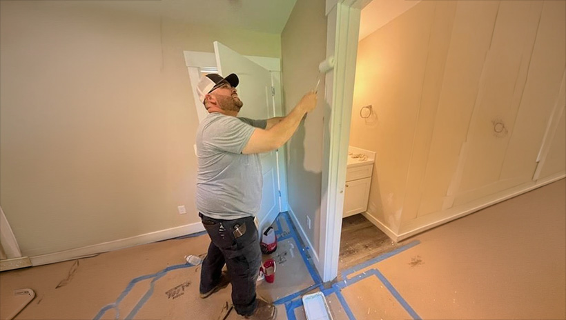 Chattanooga Gas Habitat for Humanity volunteer